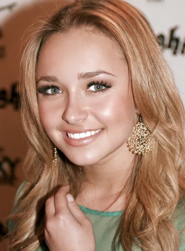 Actress smiling at a film premiere event