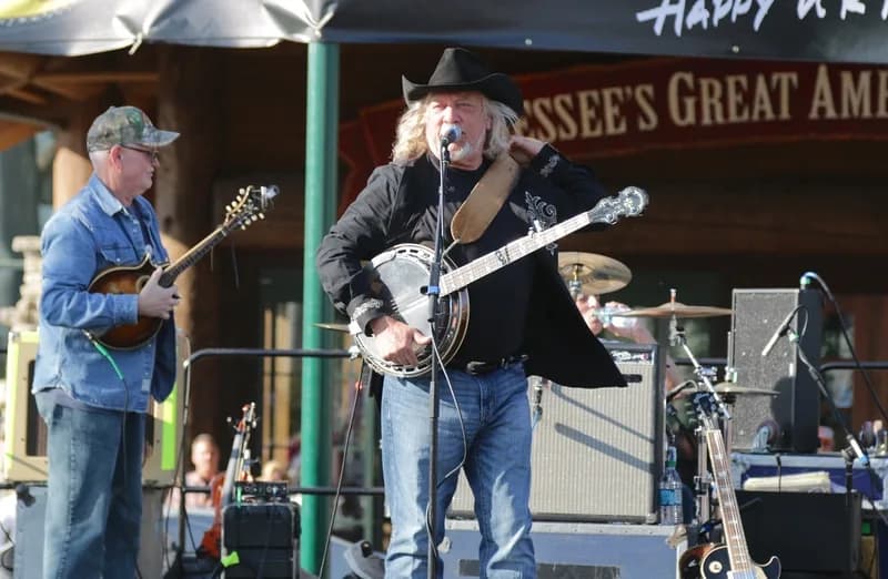Country Music Great Dies at 71